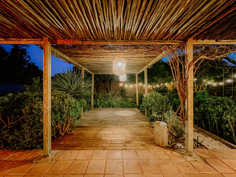 To Let 4 Bedroom Property for Rent in Kommetjie Western Cape